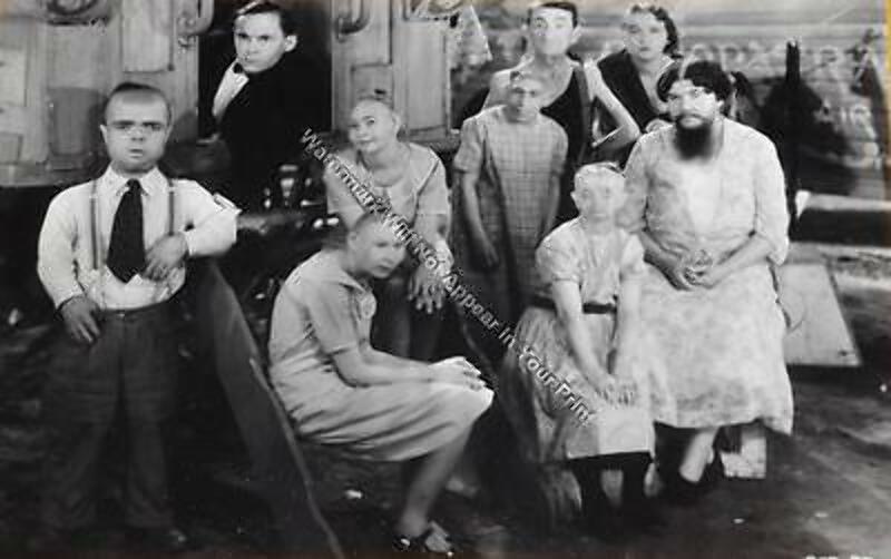 A81 FREAKY BIZARRE STRANGE ODD Circus VINTAGE PHOTO WEIRD Circus Act Pic Image